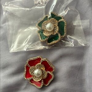 Crystal Floral Brooch with Pearl in Center pick one 1️⃣ red or green